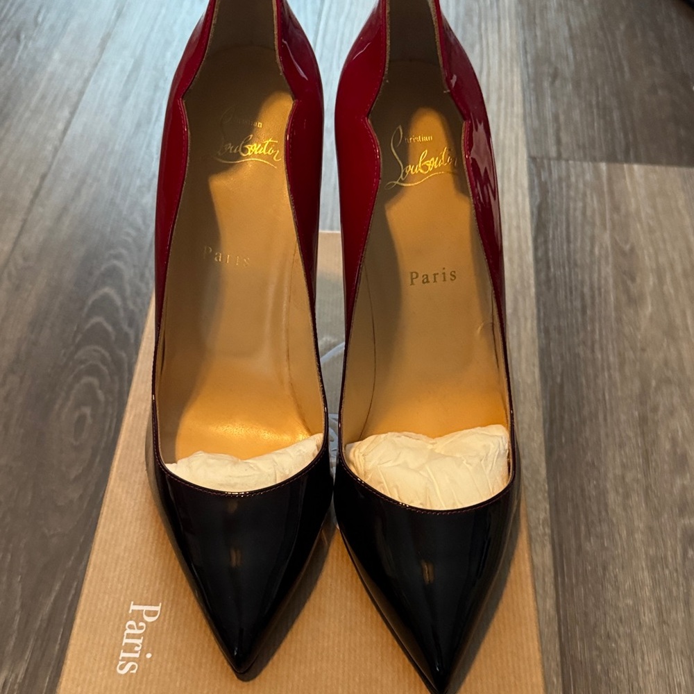 Christian Louboutin
Patent Leather Printed Pumps
Women's Size: 11/41